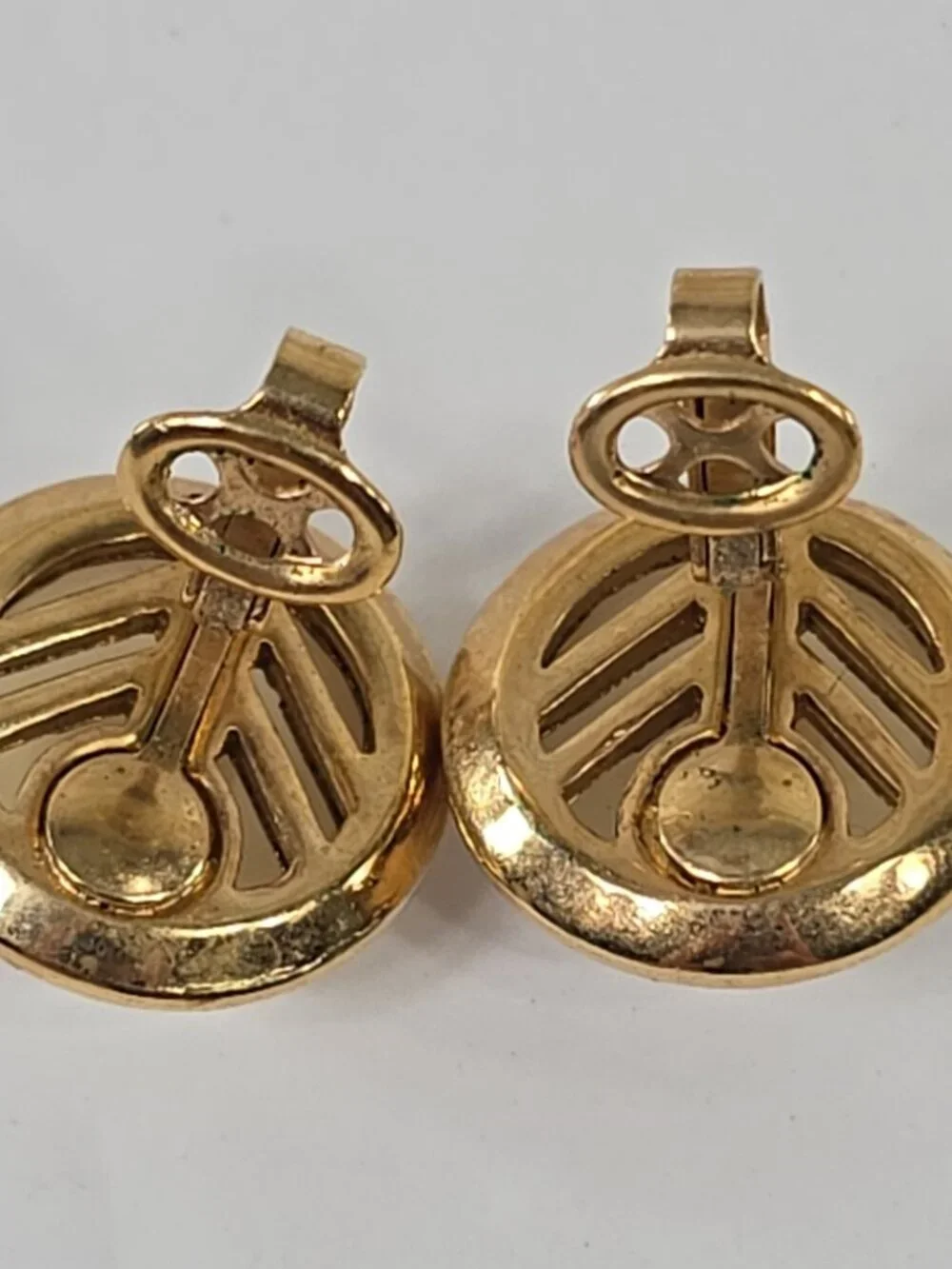 VINTAGE Trifari Gold Tone Faux Pearl Clip‑On Earrings Round Classic Signed......